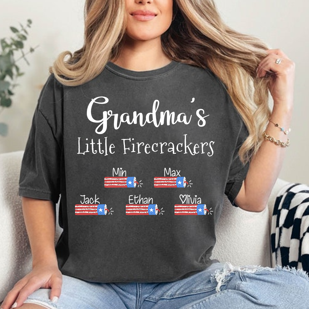 Grandma‘s Little Firecrackers T-Shirt with Names – Custom Mother’s Day Gift for Mimi, Patriotic 4th of July Grandma Tee