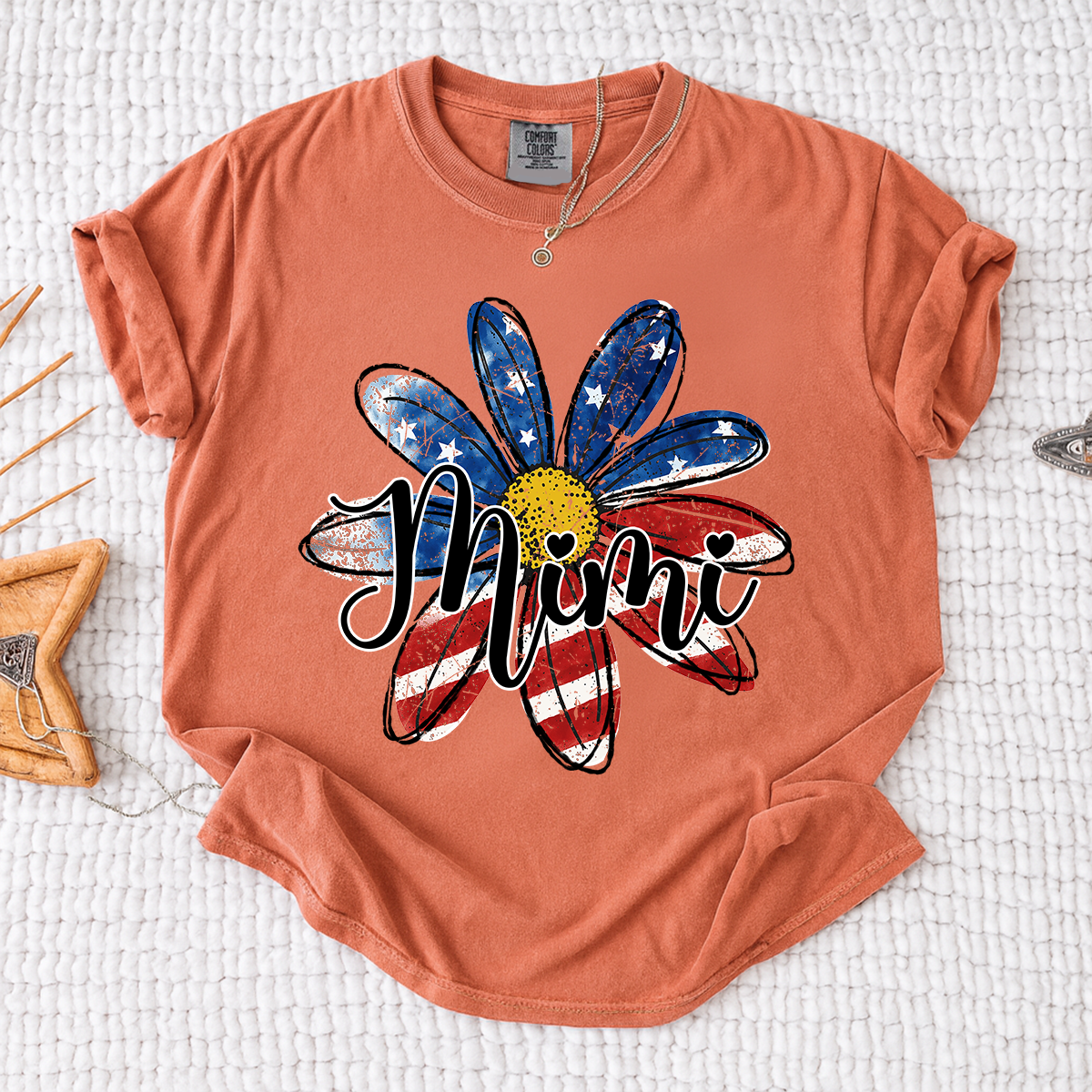 Mimi American Flag Heart T-Shirt – Personalized Grandma Tee with Floral Design, Patriotic Gift for Loved Ones