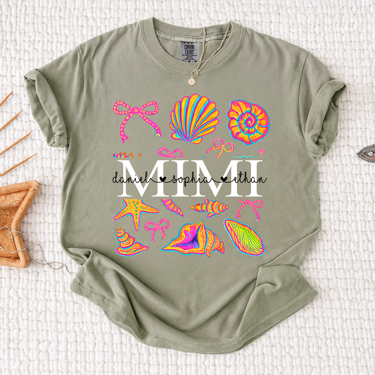 Personalized Mimi Seashell Beach T-Shirt – Custom Names Vibrant Summer Design, Family Gathering Outfit for Women