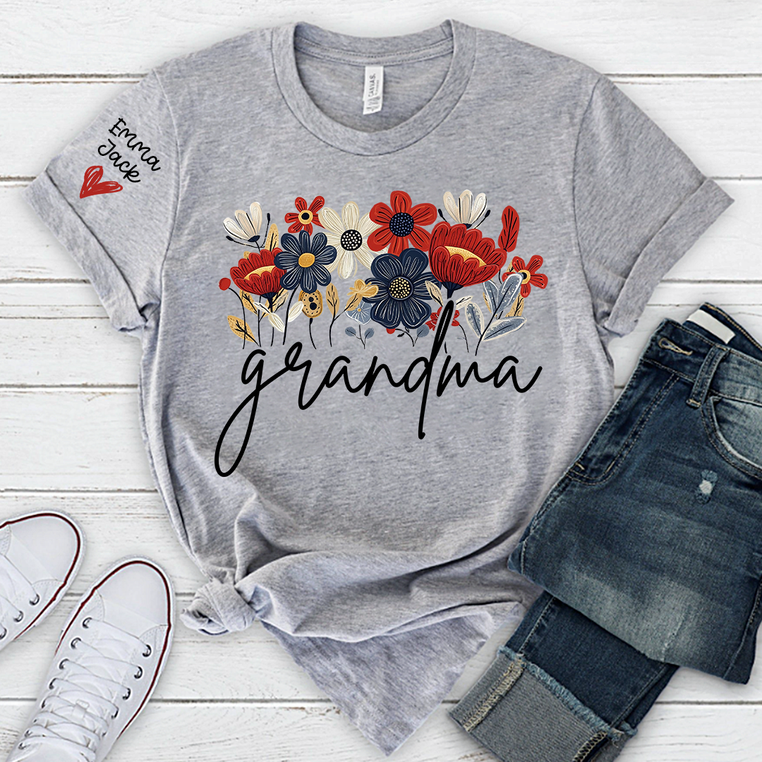 Personalized Grandma Floral T-Shirt – Custom Grandkids’ Names Sleeve Tee, Colorful Wildflower Design, Gift for Grandma/Nana
