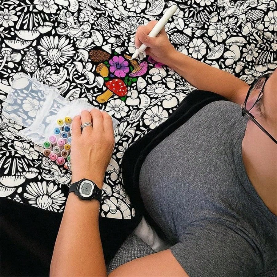 DIY Drawing Blanket with 24 Colors Markers – Color Your Own Washable Art Blanket, Creative Keepsake Gift for Kids & Adults