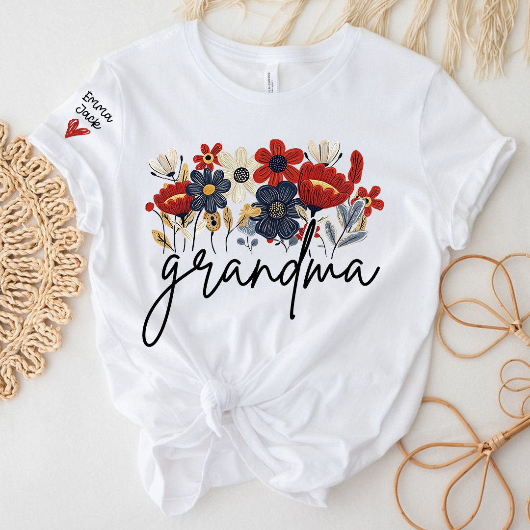 Personalized Grandma Floral T-Shirt – Custom Grandkids’ Names Sleeve Tee, Colorful Wildflower Design, Gift for Grandma